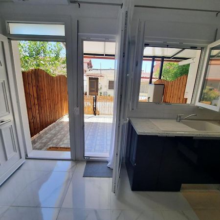 House B Diavata, Thessalonikiアパートメント エクステリア 写真