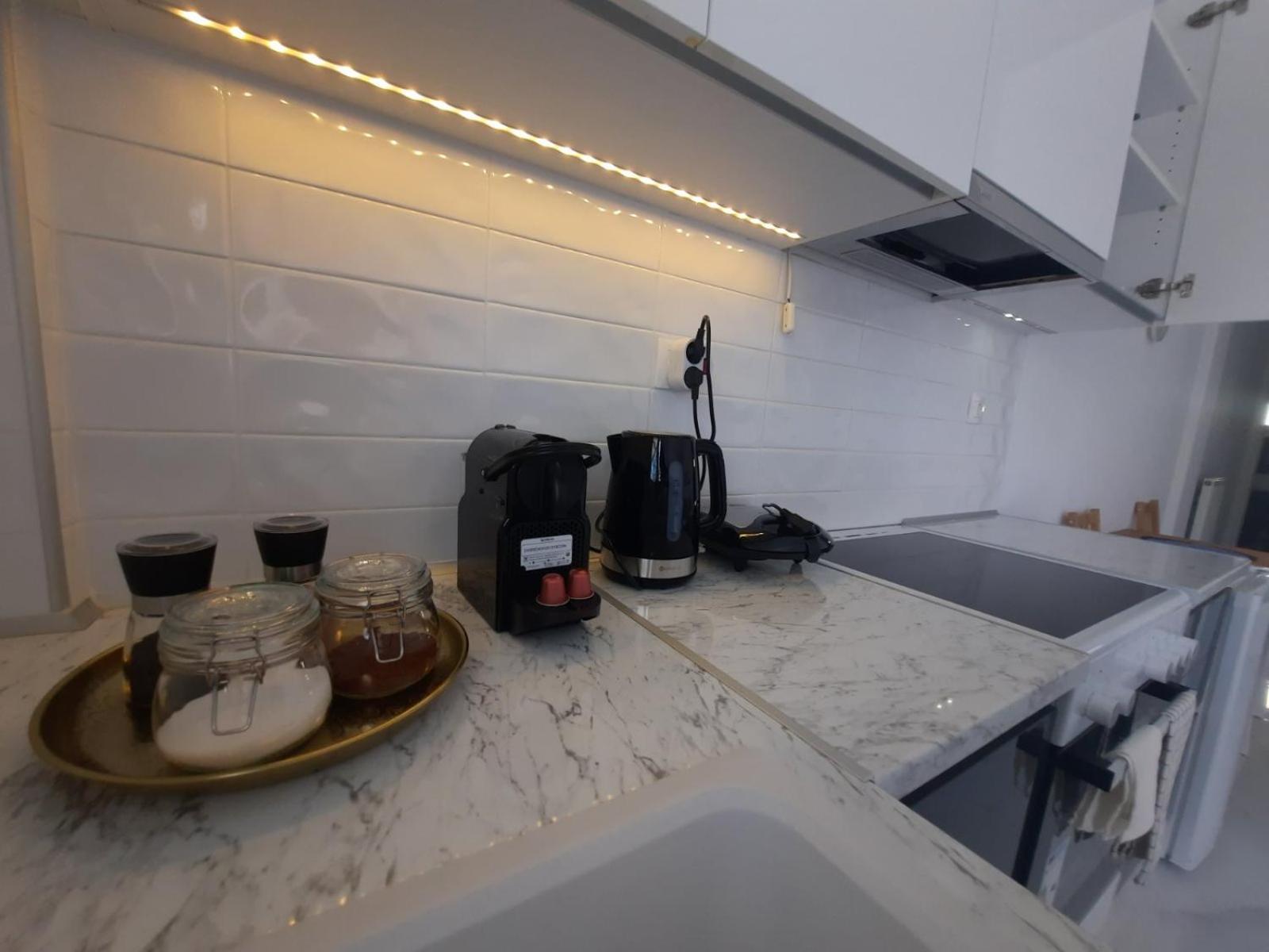 House B Diavata, Thessalonikiアパートメント エクステリア 写真
