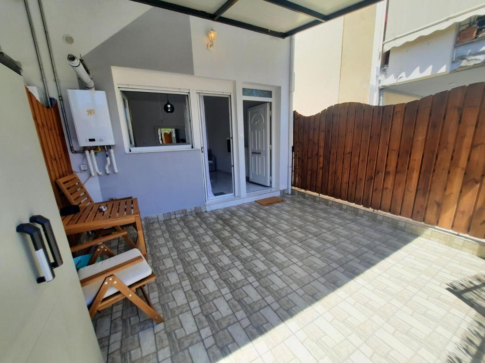 House B Diavata, Thessalonikiアパートメント エクステリア 写真